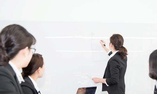 預(yù)計中國教育培訓(xùn)市場規(guī)模將達(dá)7.5萬億元 2023年少兒英語培訓(xùn)行業(yè)發(fā)展現(xiàn)狀分析