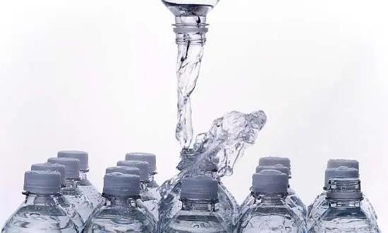 行業(yè)發(fā)展分析：預計到2025年瓶裝水市場規(guī)模將突破3000億元