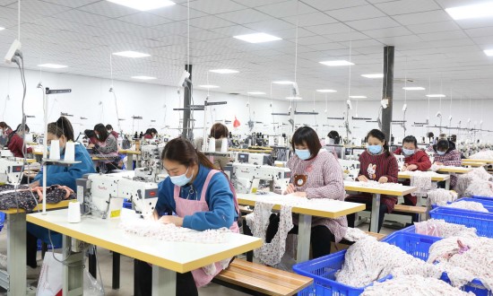 2024年服裝加工行業(yè)的市場(chǎng)發(fā)展現(xiàn)狀及投資風(fēng)險(xiǎn)分析